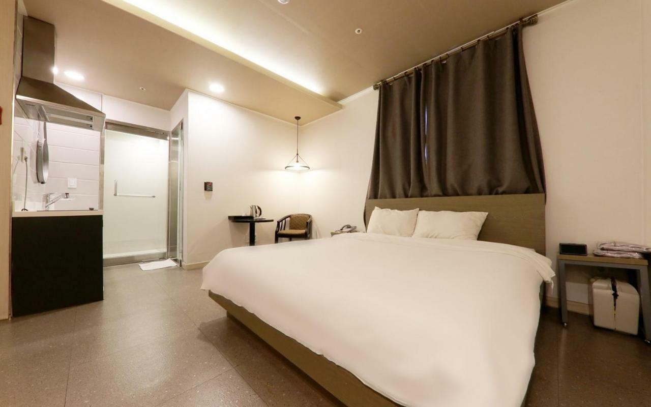 A7 Hotel Сувон Экстерьер фото
