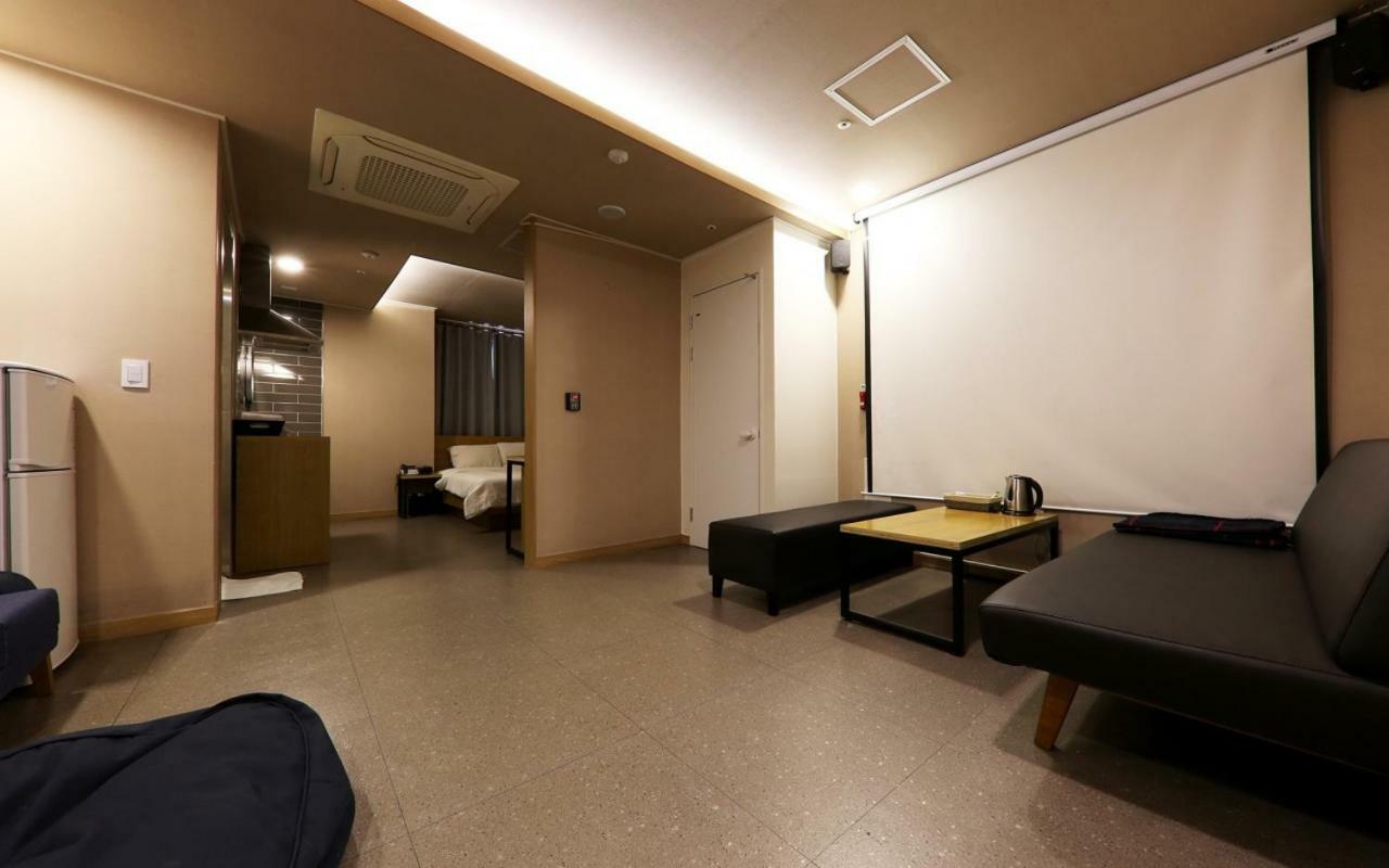 A7 Hotel Сувон Экстерьер фото