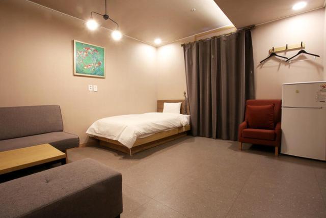 A7 Hotel Сувон Экстерьер фото